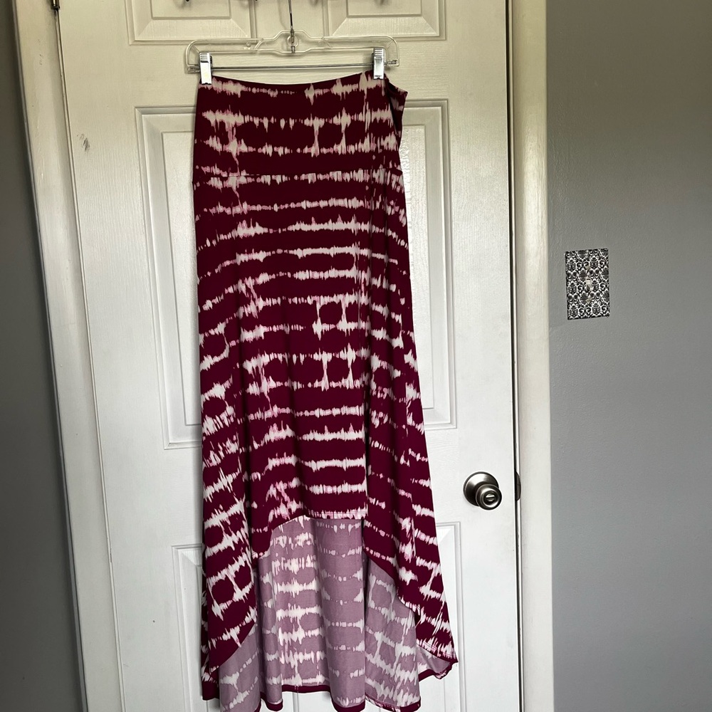 LuLaRoe Maroon and White A-Line Skirt